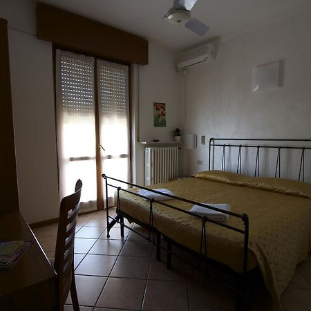 Albergo Tavernetta Castelnuovo del Garda Luaran gambar