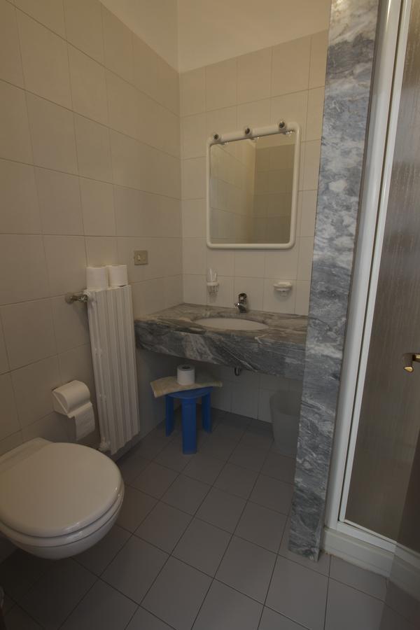 Albergo Tavernetta Castelnuovo del Garda Luaran gambar