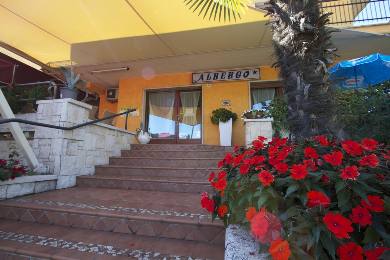 Albergo Tavernetta Castelnuovo del Garda Luaran gambar