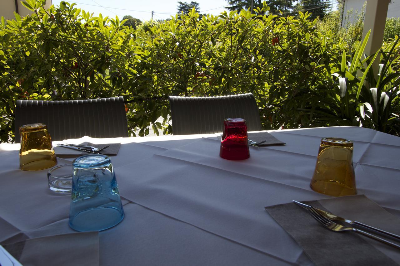 Albergo Tavernetta Castelnuovo del Garda Luaran gambar